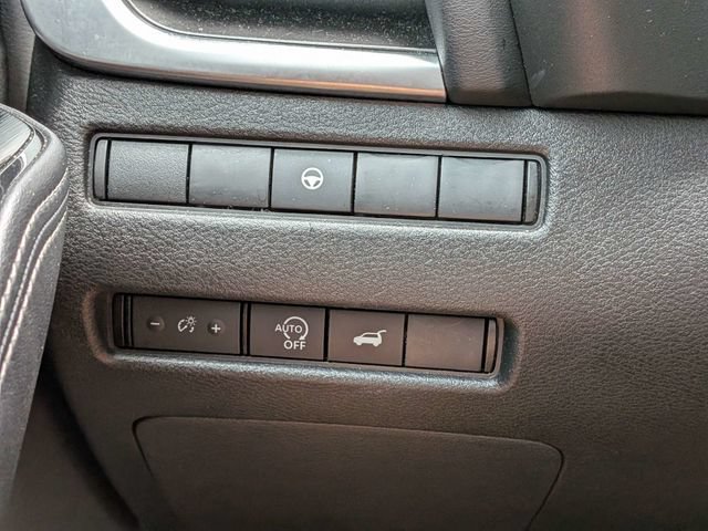 Used 2025 Nissan Rogue SV FWD image 23