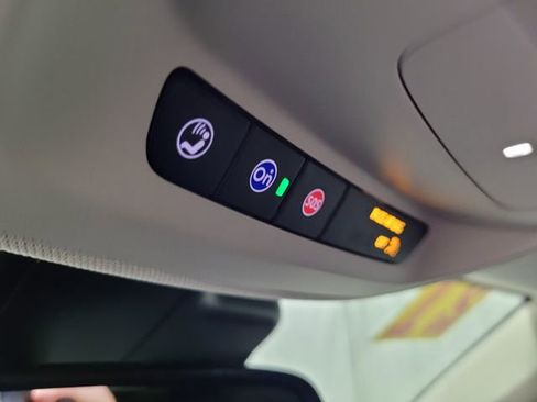 Used 2021 Buick Envision Essence w/ Sport Touring Package image 28