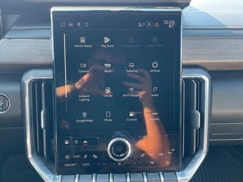 Used 2024 GMC Acadia Denali image 10