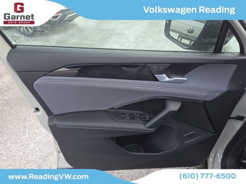 New 2026 Volkswagen Tiguan SE R-Line image 9