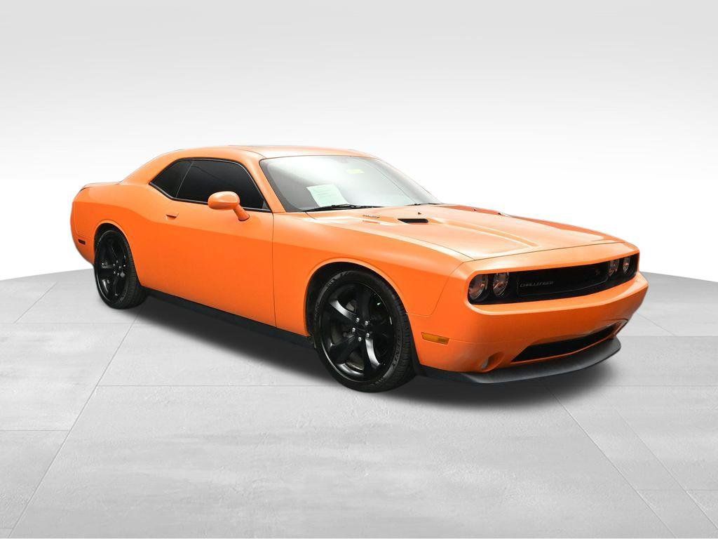 Used 2014 Dodge Challenger R/T Plus RWD image 7