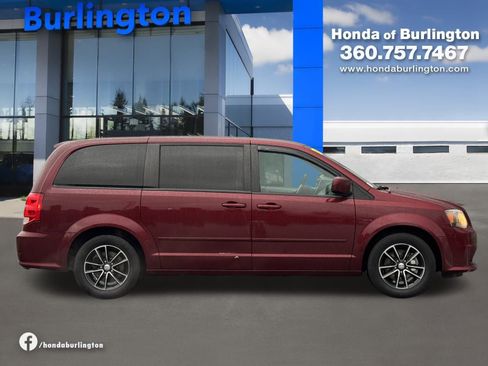 Used 2017 Dodge Grand Caravan GT image 7