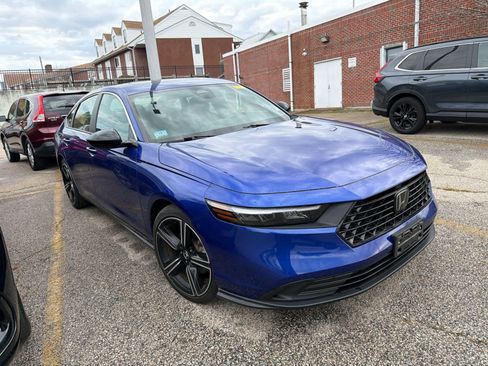 Used 2023 Honda Accord Sport image 4