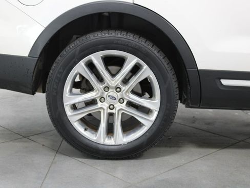 Used 2017 Ford Explorer Limited image 13