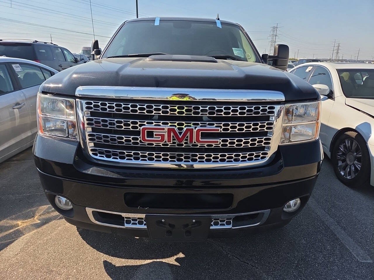 Used 2014 GMC Sierra 2500 Denali w/ Suspension Package, Off-Road AWD/4WD image 3