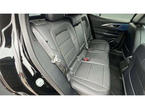 Certified 2025 Chevrolet Equinox EV LT image 30