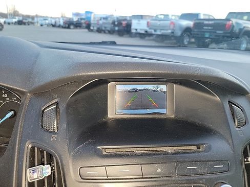 Used 2017 Ford Focus SE image 32