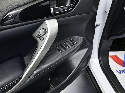 Used 2024 Mitsubishi Eclipse Cross SEL image 14