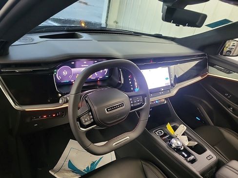 Used 2024 Jeep Wagoneer Launch Edition image 8