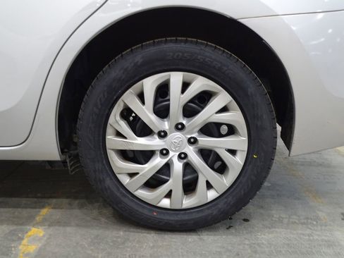 Used 2017 Toyota Corolla LE image 36