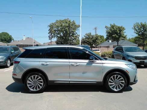 Used 2023 Lincoln Corsair Reserve AWD/4WD image 5