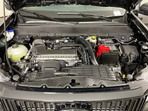 New 2025 Ford Maverick Lobo image 9