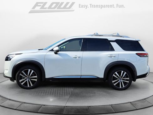 Used 2025 Nissan Pathfinder Platinum w/ Black Appearance Package FWD image 5