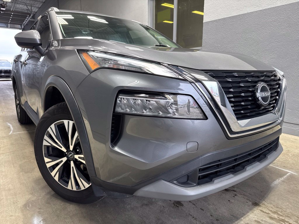 Used 2023 Nissan Rogue SV w/ SV Premium B Package FWD image 2