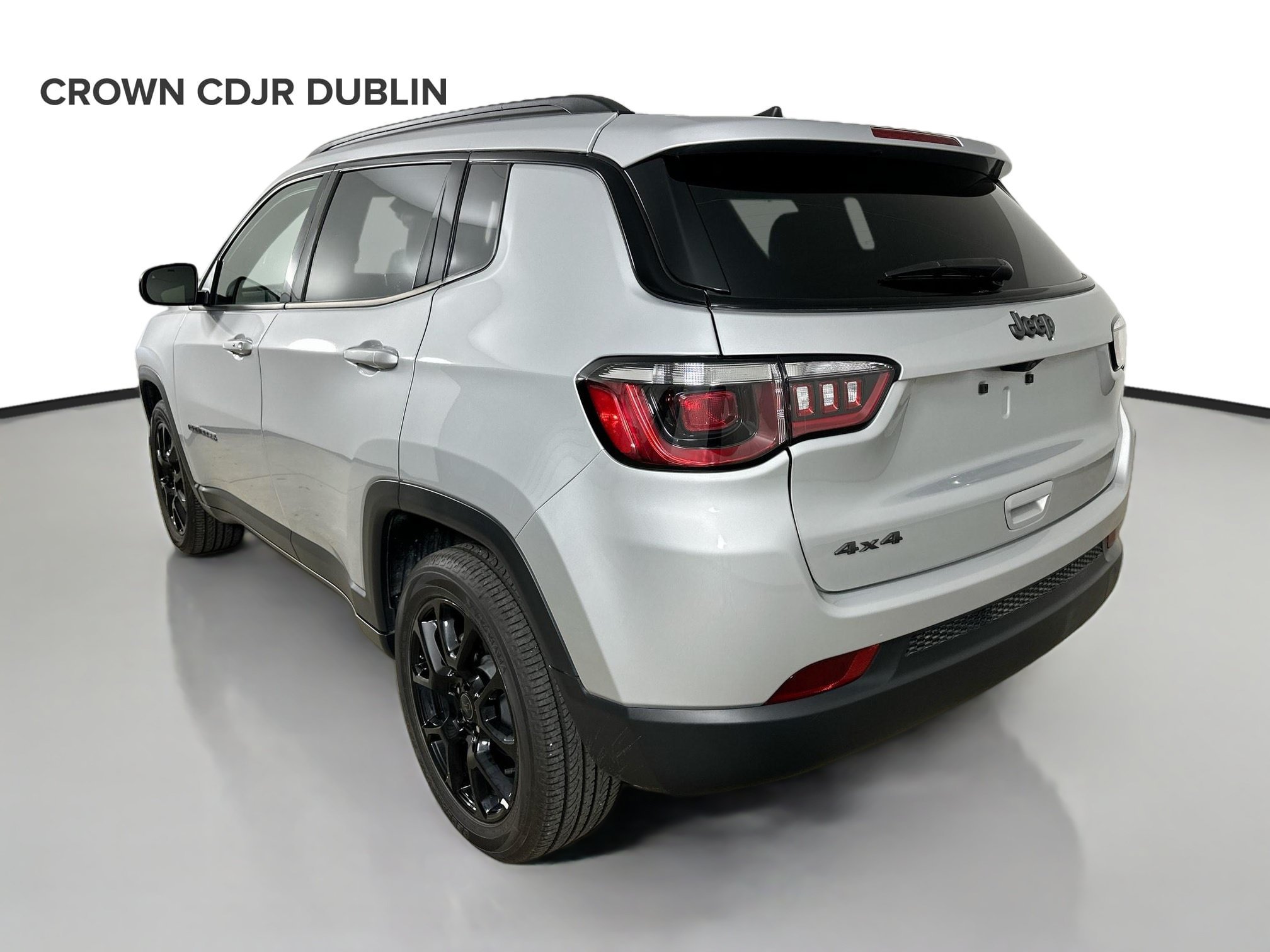 Used 2026 Jeep Compass Latitude AWD/4WD image 7