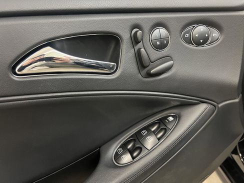 Used 2011 Mercedes-Benz CLS 550 image 16