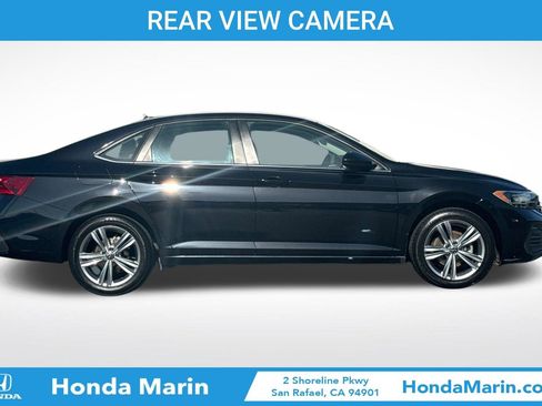 Used 2024 Volkswagen Jetta SE FWD image 3