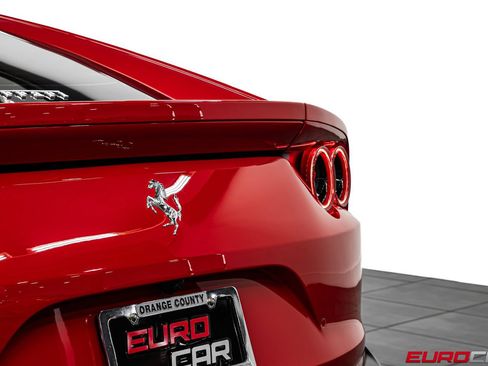 Used 2021 Ferrari 812 Superfast RWD image 19