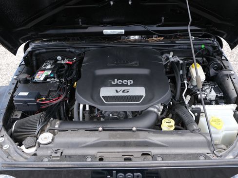 Used 2017 Jeep Wrangler Sport AWD/4WD image 18