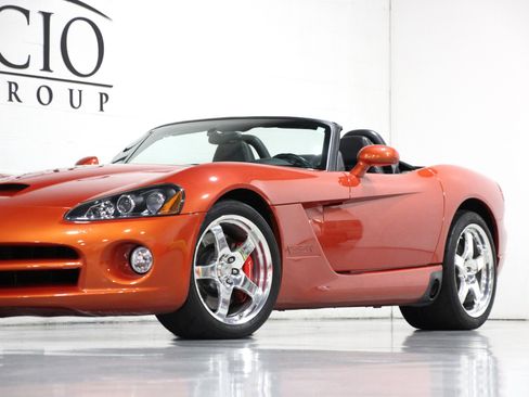 Used 2005 Dodge Viper SRT-10 w/ Copperhead Edition Group RWD image 12