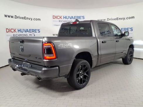 Used 2023 RAM 1500 Laramie AWD/4WD image 4