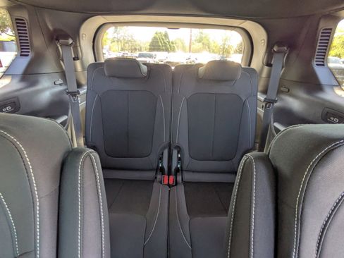 New 2025 Jeep Grand Cherokee L Laredo w/ Luxury Tech Group I image 15