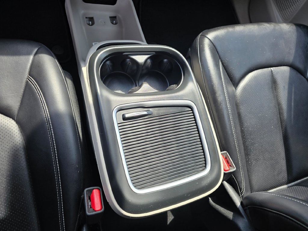 Used 2023 Chrysler Pacifica Touring-L FWD image 24