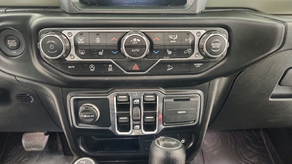 Used 2021 Jeep Wrangler Unlimited Sport AWD/4WD image 38