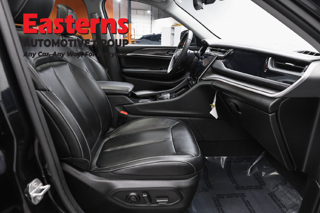 Used 2023 Jeep Grand Cherokee 4WD 4xe image 27