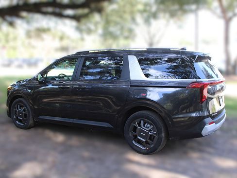 New 2026 Kia Carnival EX FWD image 16
