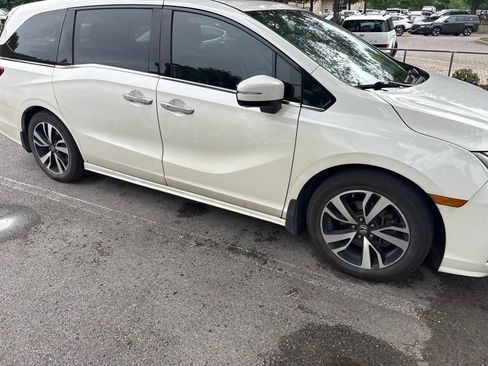 Used 2018 Honda Odyssey Elite image 1