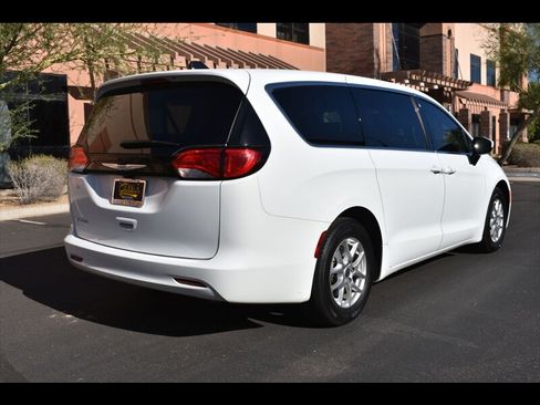 Used 2022 Chrysler Voyager LX w/ Fleet Security Group FWD image 7