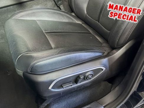 Used 2024 Jeep Wagoneer L Series II w/ Flexible Seating Group RWD image 22