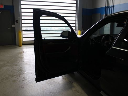 Used 2023 BMW X3 xDrive30i w/ Convenience Package image 7