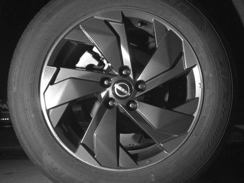 Used 2025 Nissan Rogue SV image 15