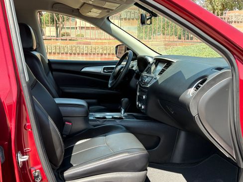 Used 2017 Nissan Pathfinder SL FWD image 11