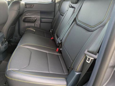 Used 2025 Ford Maverick Lobo AWD/4WD image 18