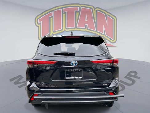 Certified 2021 Toyota Highlander XLE image 4