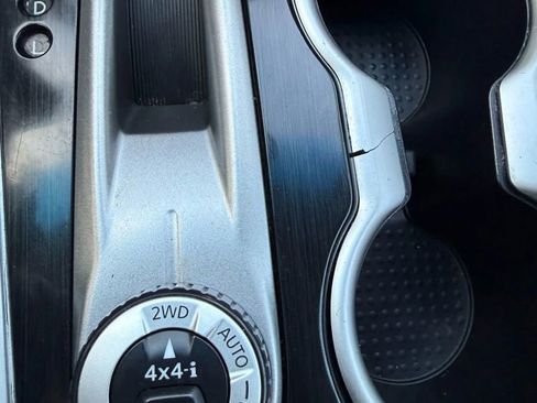 Used 2017 Nissan Pathfinder SV image 20