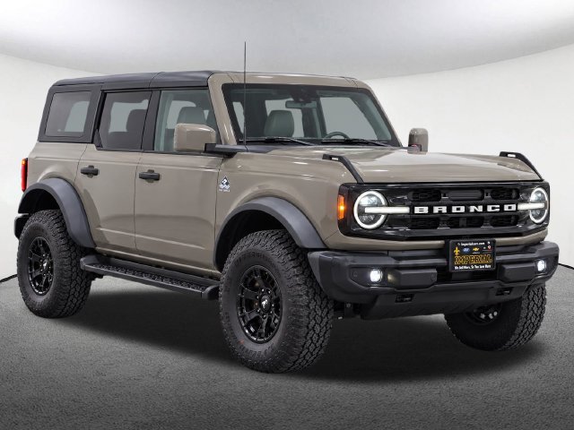 Used 2026 Ford Bronco Outer Banks w/ Sasquatch Package AWD/4WD image 2