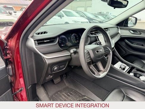 Used 2023 Jeep Grand Cherokee L Limited AWD/4WD image 9