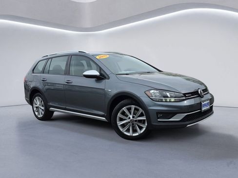 Used 2019 Volkswagen Golf Alltrack S AWD/4WD image 2