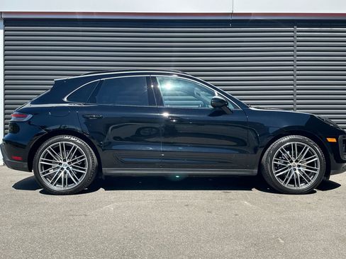 Used 2025 Porsche Macan image 9