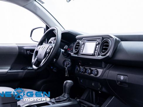 Used 2019 Toyota Tacoma SR image 43