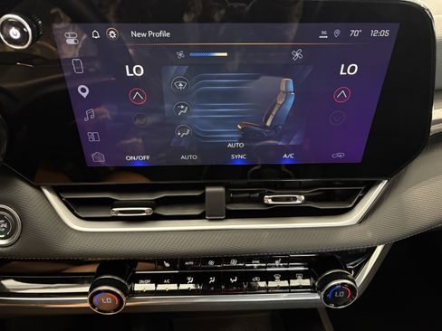 Used 2025 Chevrolet Equinox LT w/ Convenience Package II FWD image 14