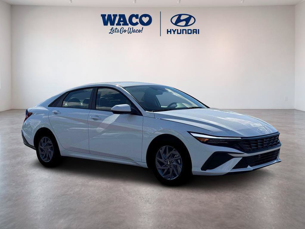 Used 2026 Hyundai Elantra Hybrid FWD image 10