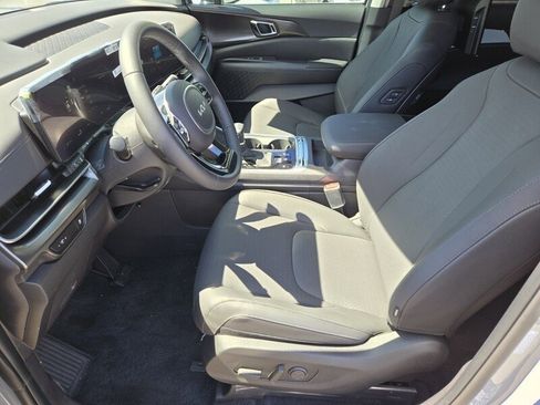New 2025 Kia Carnival SX Prestige FWD image 6