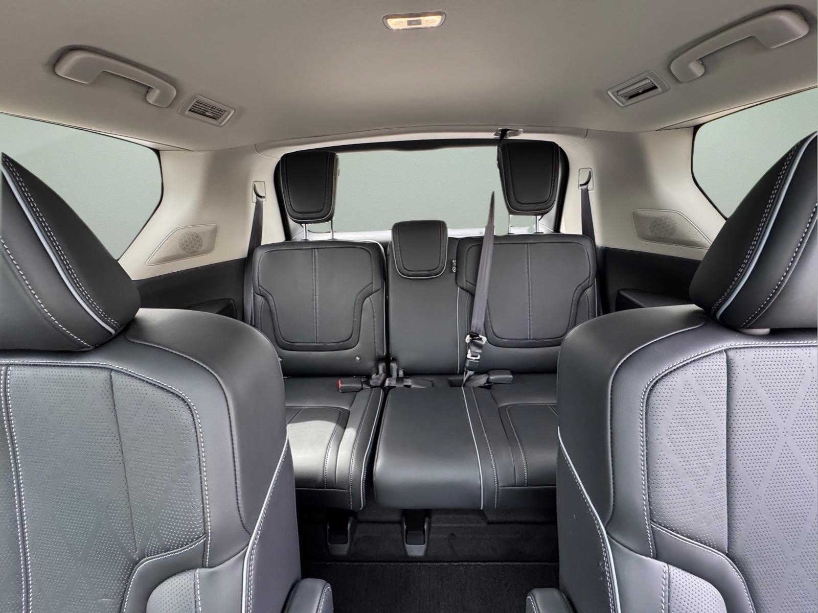 Used 2025 INFINITI QX80 Sensory AWD/4WD image 14