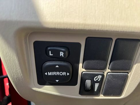 Used 2011 Toyota Prius Two image 7