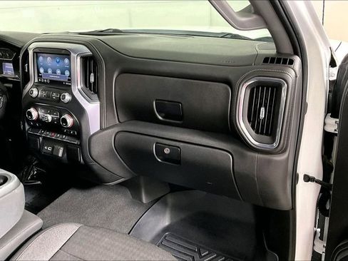 Used 2021 GMC Sierra 1500 SLE w/ X31 Off-Road Package image 16
